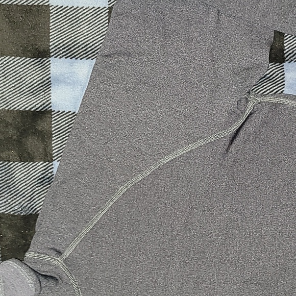 Vintage. Made in USA. Patagonia. Stretchy longsleeve. 1/4 zip pullover. Size Med - Picture 9 of 16